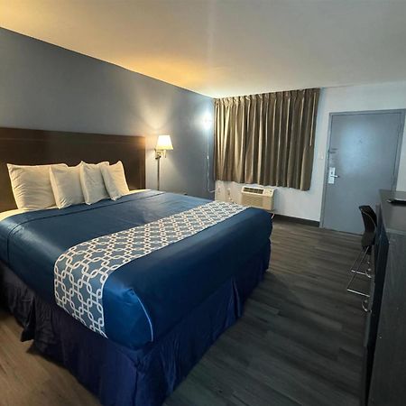 Travelodge By Wyndham Gainesville Exteriör bild