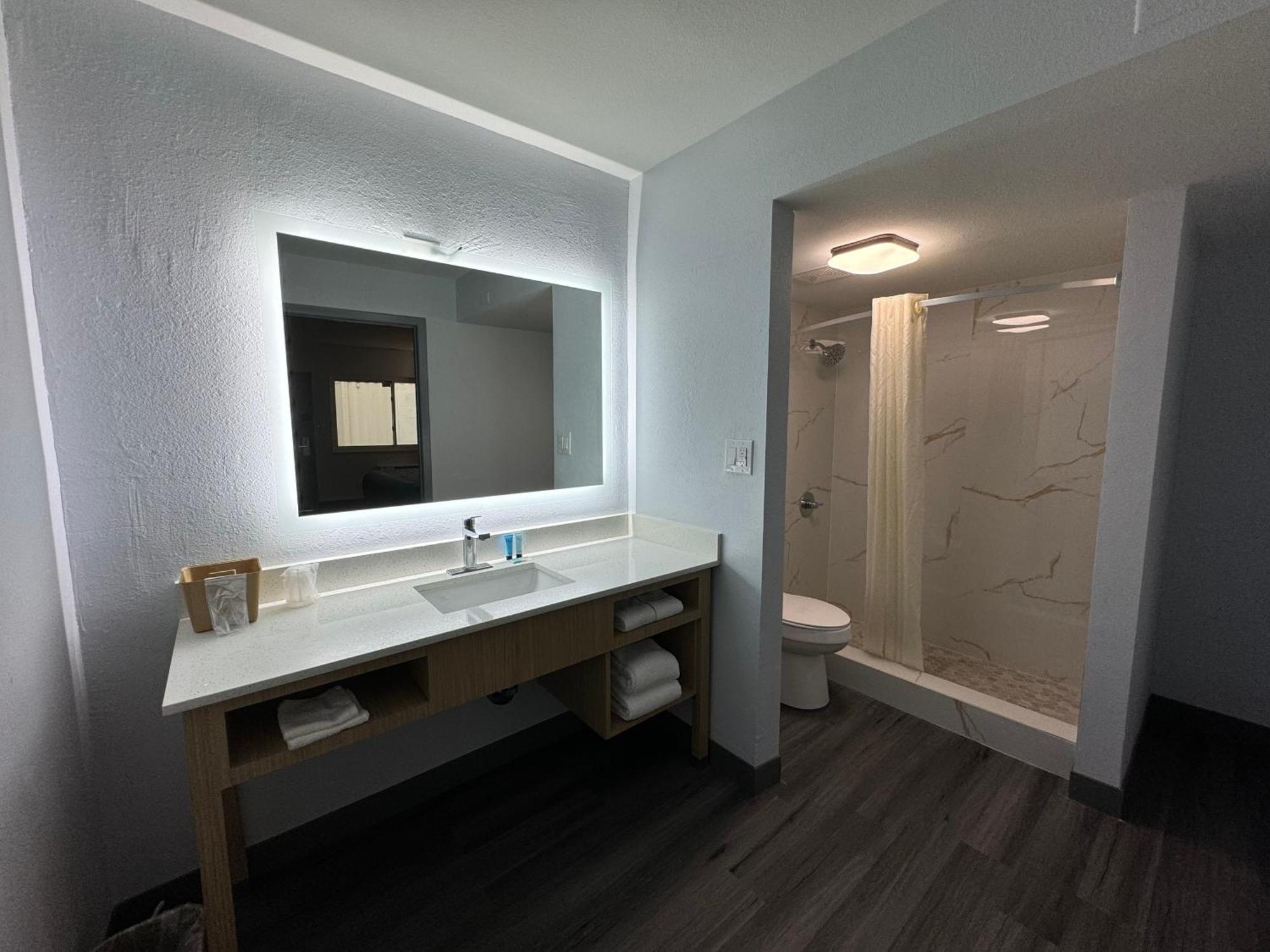 Travelodge By Wyndham Gainesville Exteriör bild